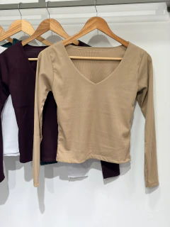Remera top morley cuello V lisa (T. Aprox: M/L) - Avellaneda Mayorista Rosario