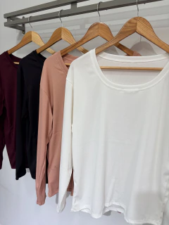 Remera de morley con lycra cuello redondo ancho (Talle Aprox. L/XL) en internet