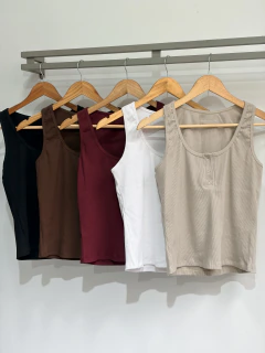 Musculosa de morley con botones y etiqueta (Talle Aprox. L/XL)