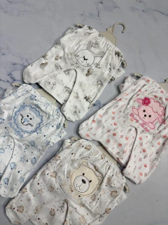 Conjunto bebe algodón estampado con puntilla(ranita, batita, gorrito) - comprar online