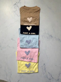 Remera de algodón CORAZON girl (Talle Aprox. M/L) - Avellaneda Mayorista Rosario