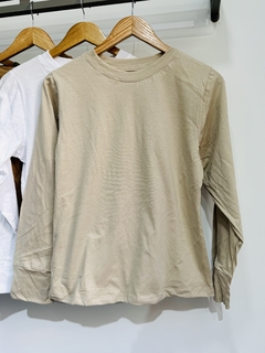 Remera de algodón lisa con PUÑO (Talle Aprox. M/L) - comprar online