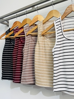 Musculosa morley con lycra rayada (Talle Aprox. S/M) en internet