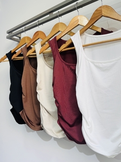 Musculosa cuello cuadrado de lycra con frunce (Talle Aprox. S/M) - comprar online
