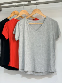 Remera morley basica cuello v (Talle Aprox. L/XL) - comprar online