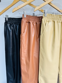 Jogger engomado dama - comprar online