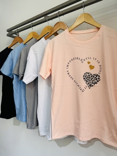 Remera algodón estampada CORAZON PRINT mangas cortas (Talle Aprox. M/L) en internet