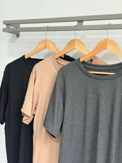 Remera modal basica cuello redondo mangas cortas (Talle Aprox. XL/XXL) en internet