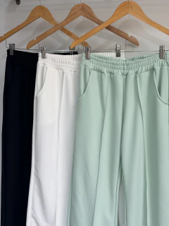 Pantalon crepe con bolsillos en internet