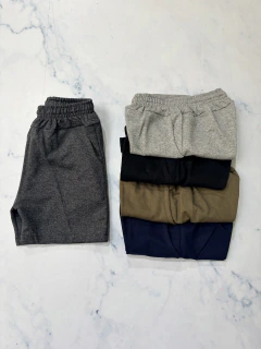 Short con bolsillo liso en internet
