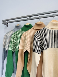 Sweater polera de bremer con dibujos (Talle Aprox. L/XL)