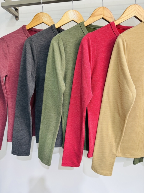 Remera de morley con friza adentro al cuerpo - comprar online