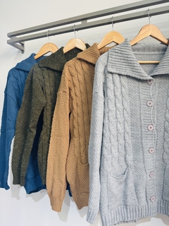 Saco de lana grueso con botones y cuello alto (Talle Aprox. L/XL) - comprar online