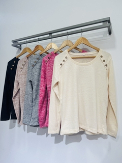 Sweater de angora suave con botones en el hombro - comprar online
