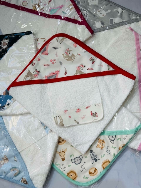 Toallon bebe con babita y dibujos - comprar online