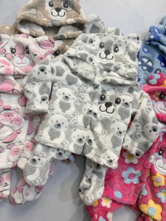 Conjunto en perchita polar estampado campera y ranita