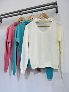 Sweater tejido liso con abertura en la espalda (Talle Aprox. S/M) - Avellaneda Mayorista Rosario