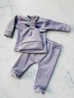 Conjunto bebé friza liso (buzo, pantalón y gorrito) en internet
