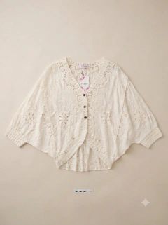 BLUSA BRODERIE CON LENTEJUELAS CORTE MURCIELAGO - ANE - comprar online