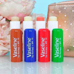 Vaseline Bálsamo Lip Therapy en Barra Varios Sabores 4,8 gr