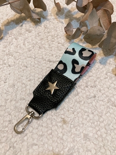 Llavero corto Animal Print celeste