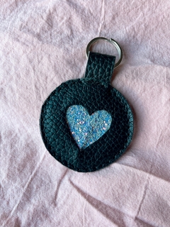 Llavero Cuore negro-glitter celeste