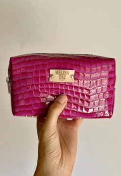 Mini neceser crocco charol uva - comprar online