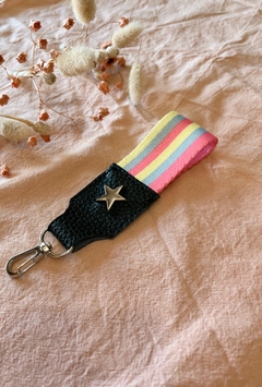 Llavero corto rayas pastel - comprar online
