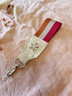 Llavero corto rayas marrón, fucsia y beige (crocco beige) - comprar online
