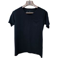 CAMISETA FIO POCKET PRETA