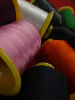 Cono de hilo para bordar x 4000 metros