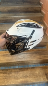 Capacete Cascade Médio Branco Dourado - comprar online