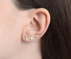 Brinco Pequeno Cruz Cravejado Zircônia - Dourado - comprar online