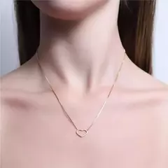 Colar mini coração vazado folheado ouro 18 k semijoia - comprar online