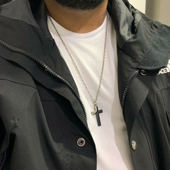 Colar Masculino Cruz prata com preto - comprar online