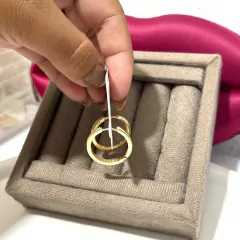 BRINCO ARGOLA CLICK CRAVEJADO FOLHEADO A OURO 18K - Nanda Silva Design