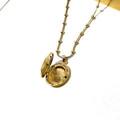 Colar Relicario para foto folheado ouro 18 k