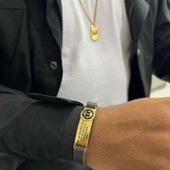 Pulseira masculina placa ouro com âncora e frase