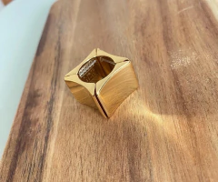 Anel cubo na internet