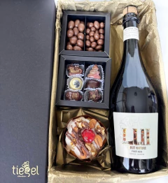 Caja Champagne Boutique II - Pan Dulce+Pasas+Bombones - comprar online