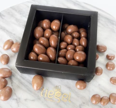 Black Box Small Navideña - Almendras & Pasas -50/50 grs- - comprar online