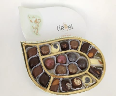 Caja premium mediana -22 bombones-