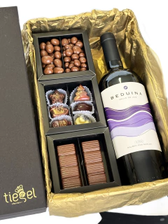 Caja Vino Boutique V - Turrones+Almendras+Pasas+Bombones - comprar online