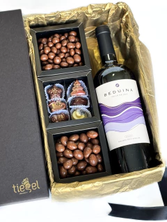 Caja Vino Boutique I - Almendras+Pasas+Bombones - comprar online