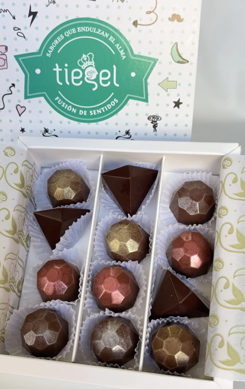 BIG "Felicidades" -12 bombones-