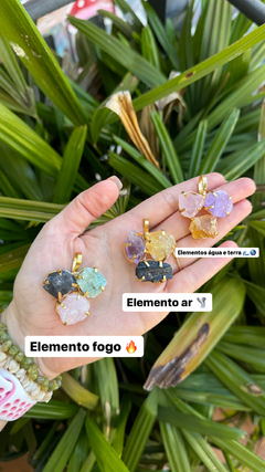 Pingente amuleto com pedras brutas - comprar online