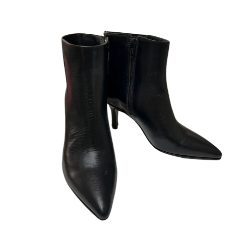 Brigitte Negro Cuero Lustrado Taco Fino