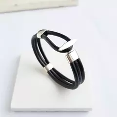 Edge Men’s Bracelet in Sterling Silver 950 with Black Leather – A Modern and Elegant Design from the Blackline Collection by Vive La Vie.