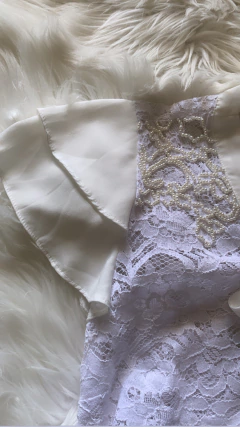 Blusa Flor Linda Priscila na internet