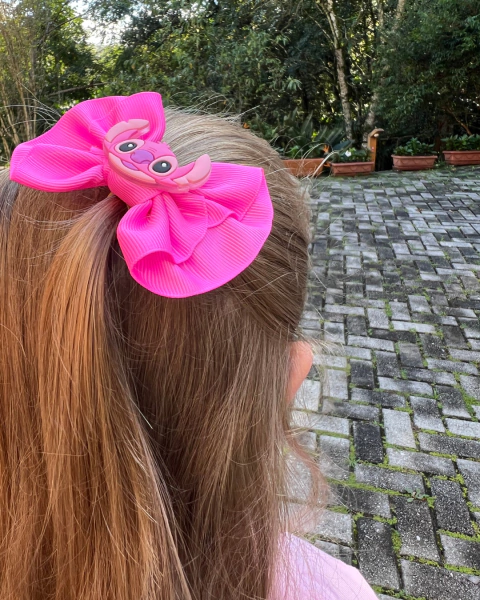 Laço para o cabelo Stitch azul royal com aplique do personagem, modelo franzido gorgurão médio